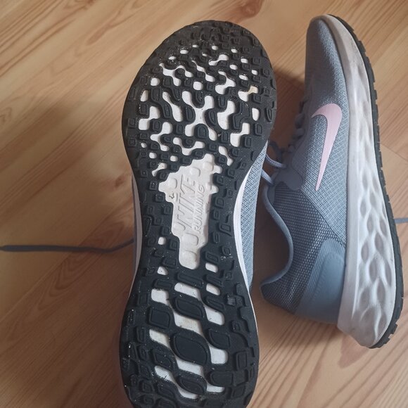 Nike Women's Running Sneakers - Picture 4 of 4